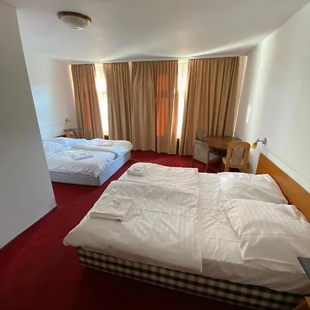 Märkischer Hof Hotel 3*