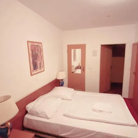 Märkischer Hof Hotel 3*