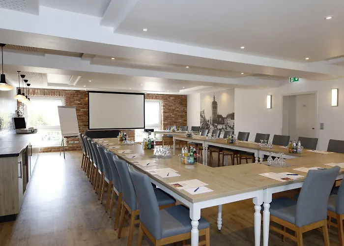 Maerkischer Hof מלון 3*