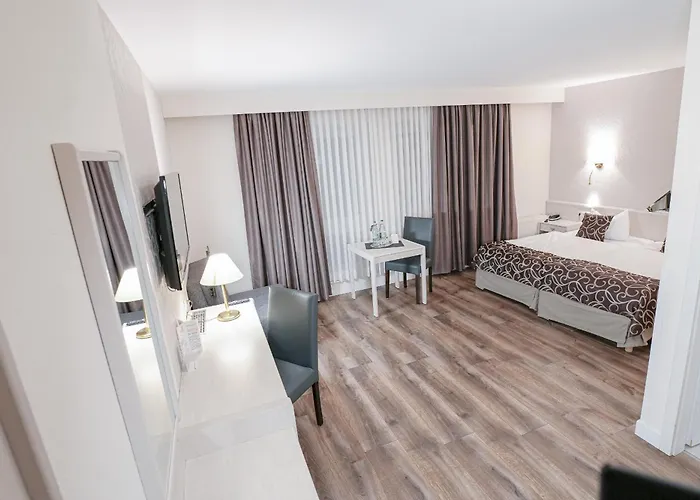 Maerkischer Hof מלון לוקנוואלדה